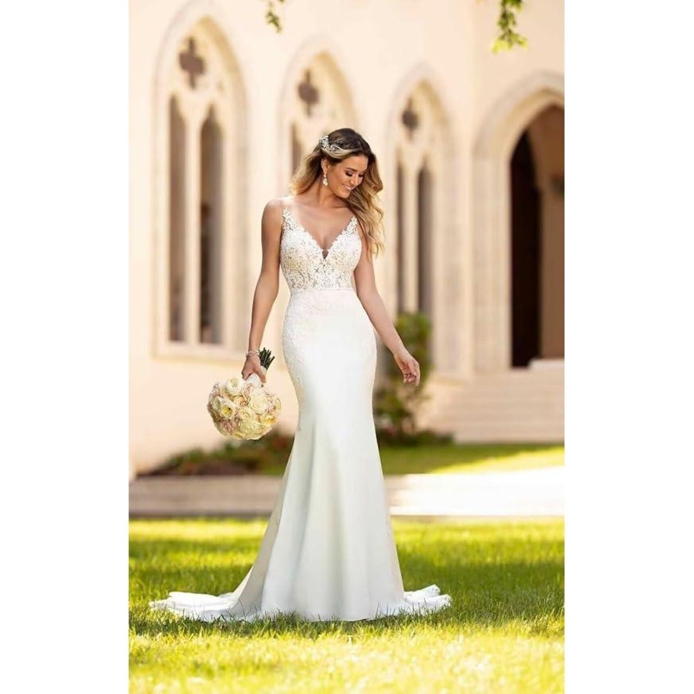 Lan Ting Bridal White Floral Lace Mermaid Wedding Dress V-Neck NWT S M
